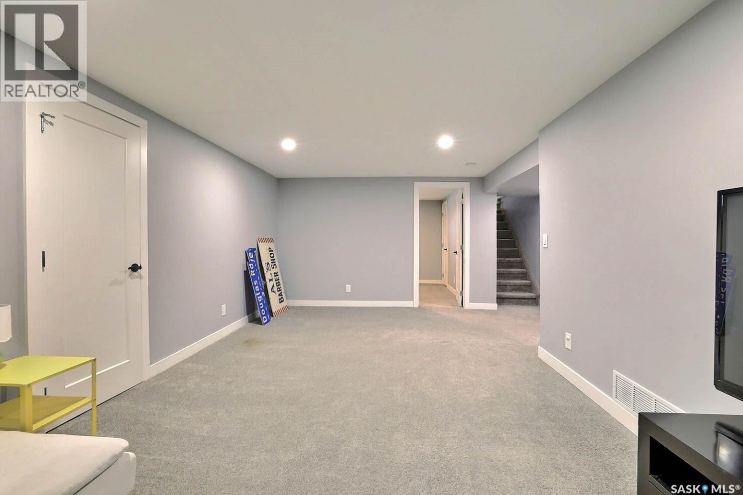 617 Mullin AVENUE E - 23