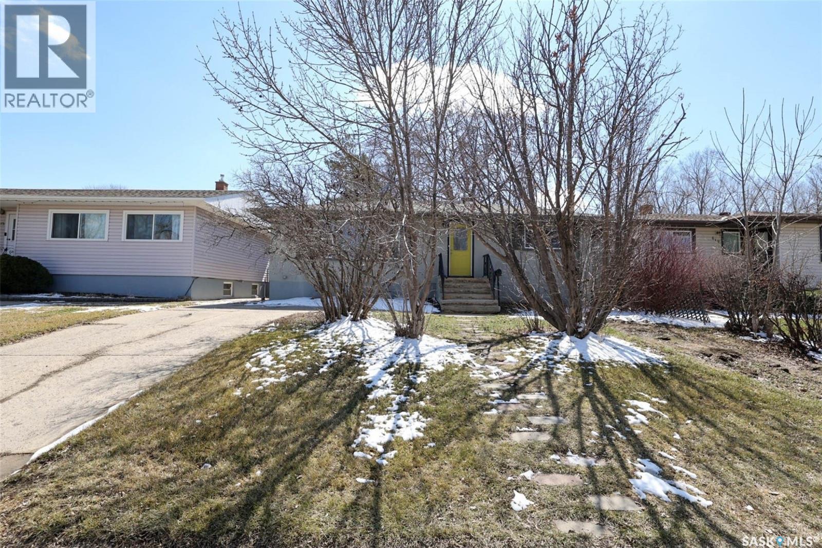 617 Mullin AVENUE E - Image 3