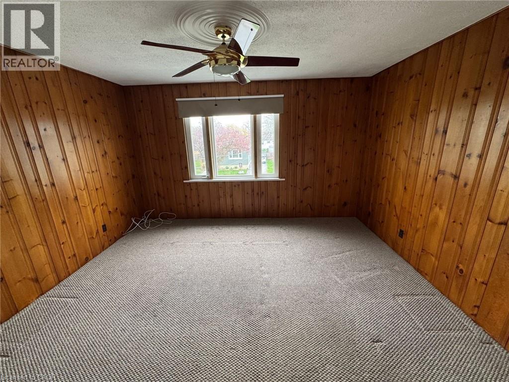 17 LYONS Avenue - 15