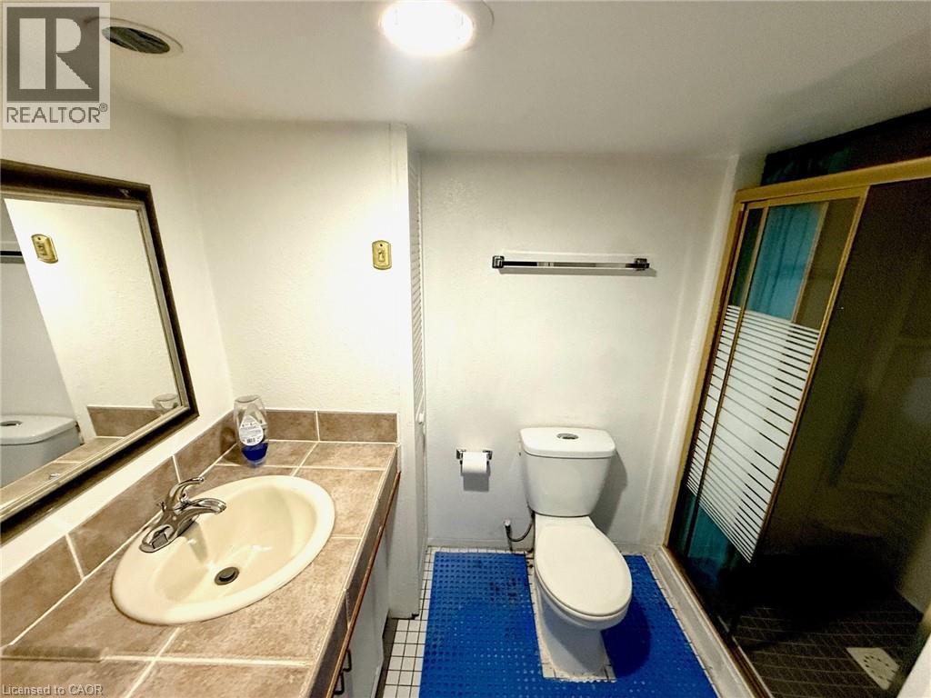 17 LYONS Avenue - 19
