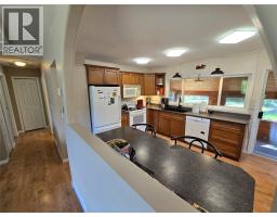 3pc Bathroom - 1032 Caroline Road, Clearwater, BC V0E1N2 Photo 11