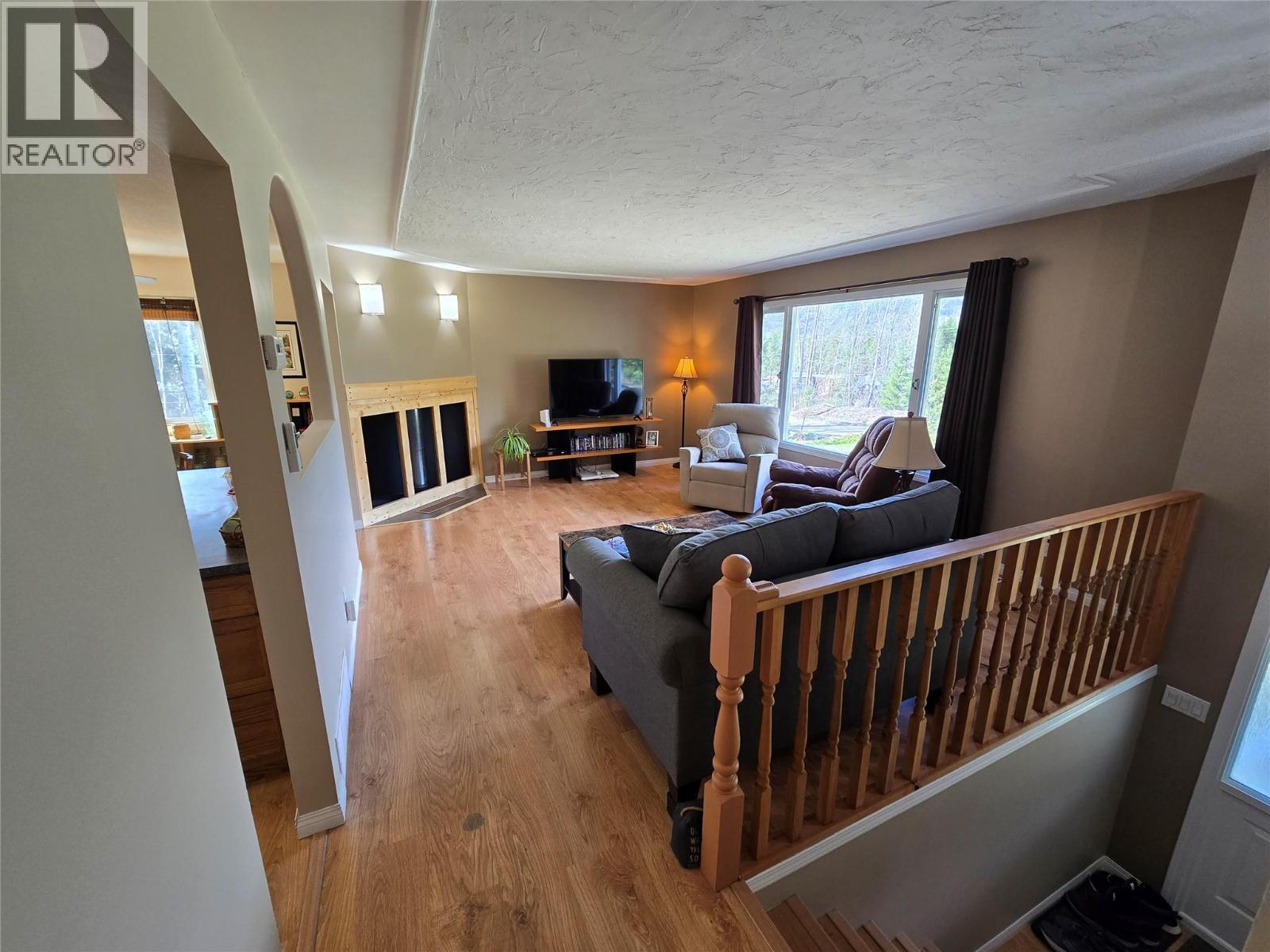 1032 CAROLINE Road - 16