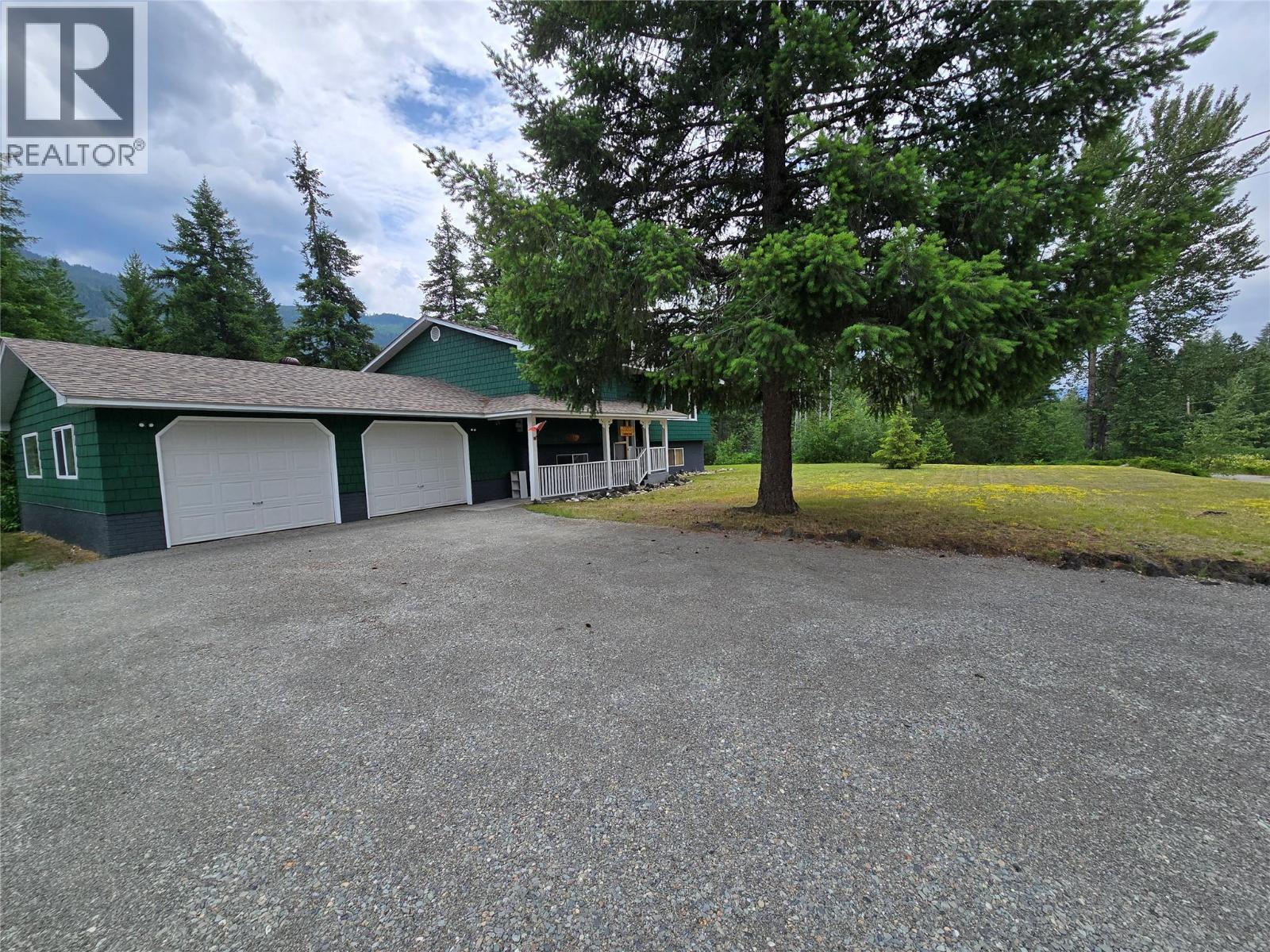 1032 CAROLINE Road - 45