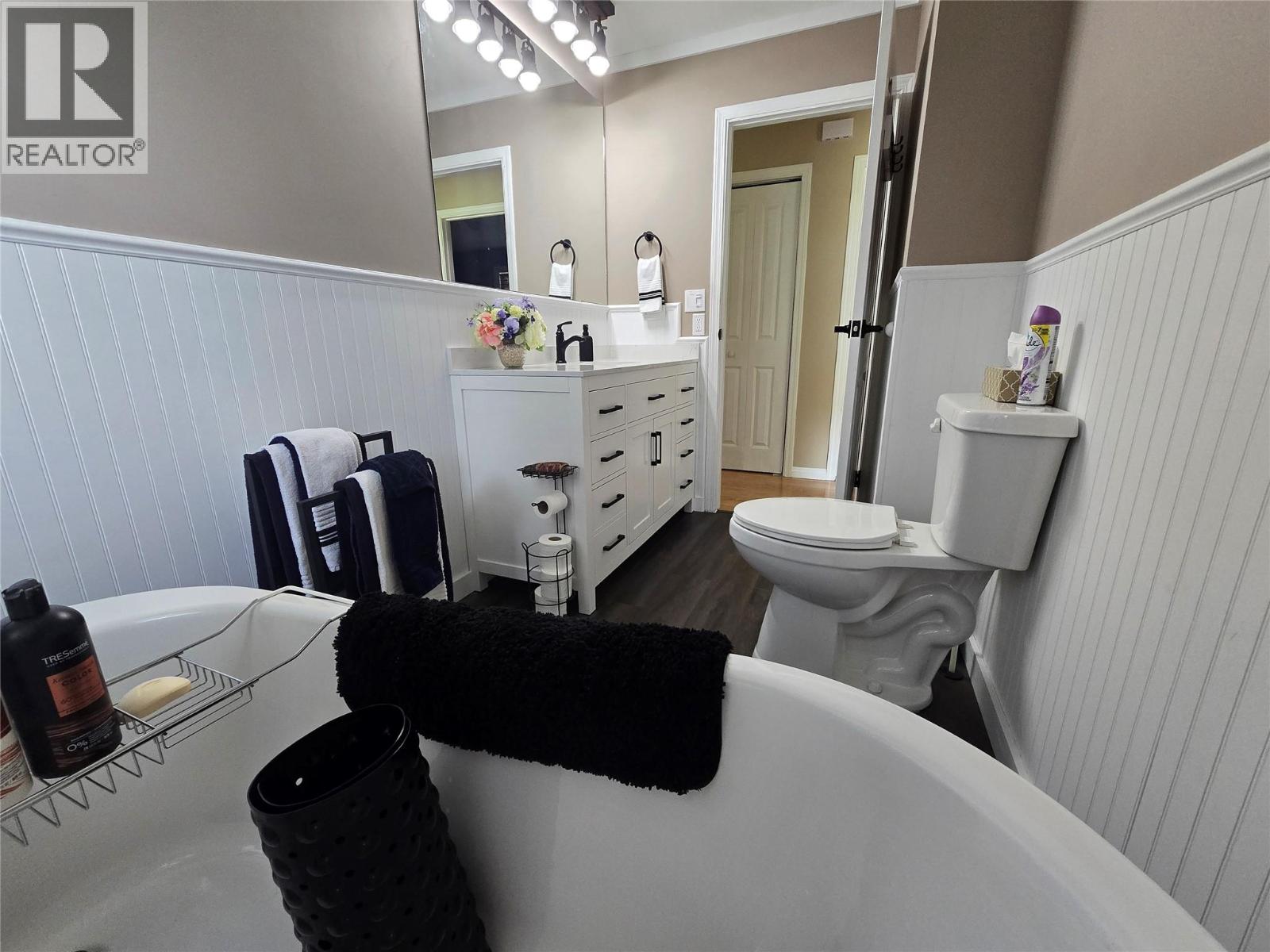 1032 CAROLINE Road - 23