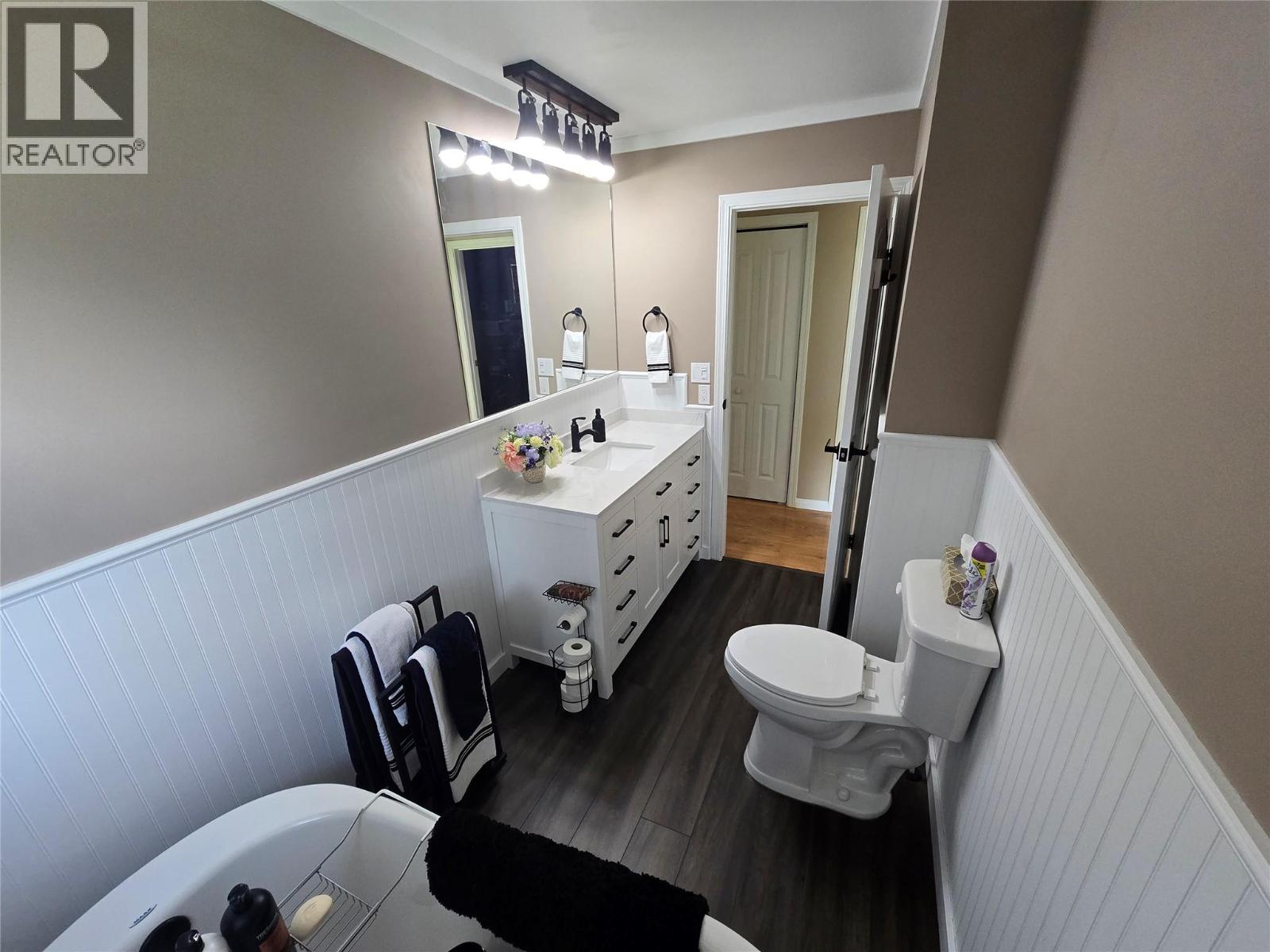 1032 CAROLINE Road - 24