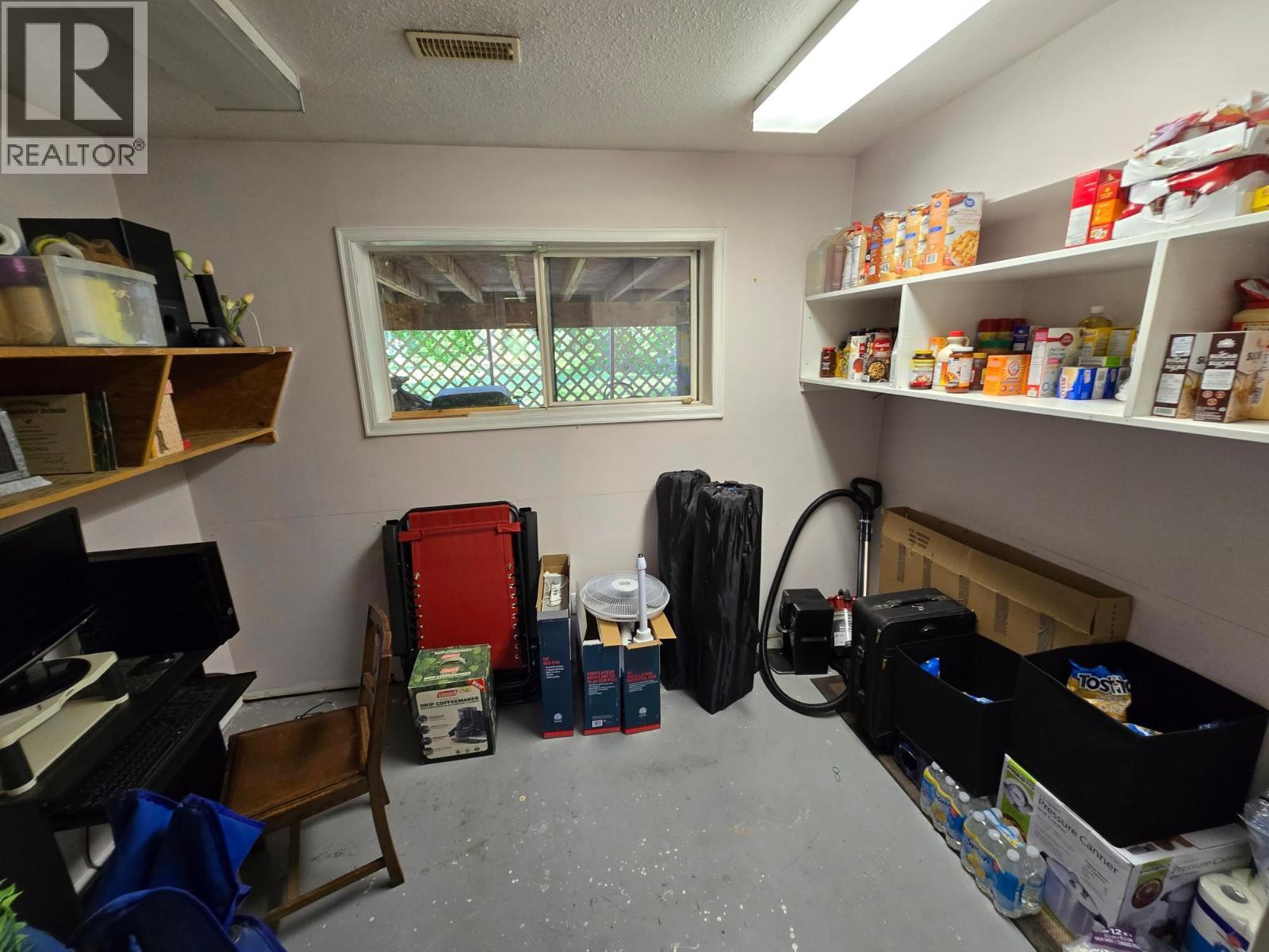 1032 CAROLINE Road - 32