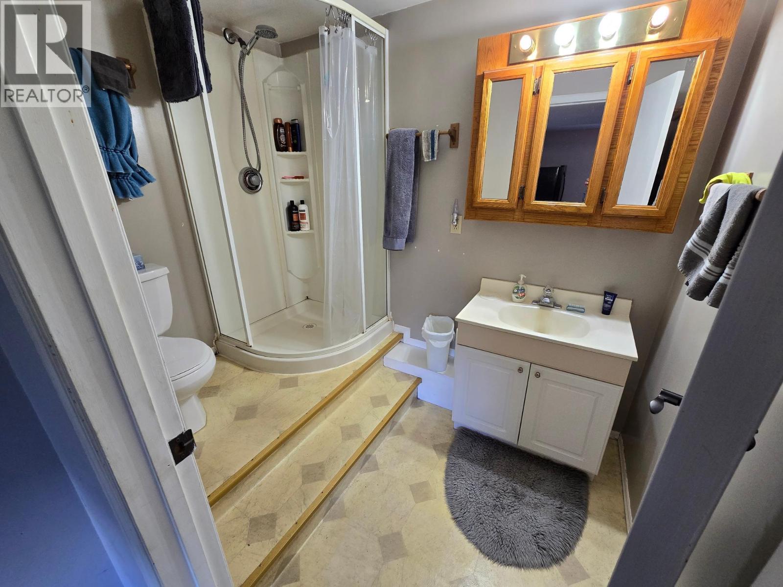 1032 CAROLINE Road - 33