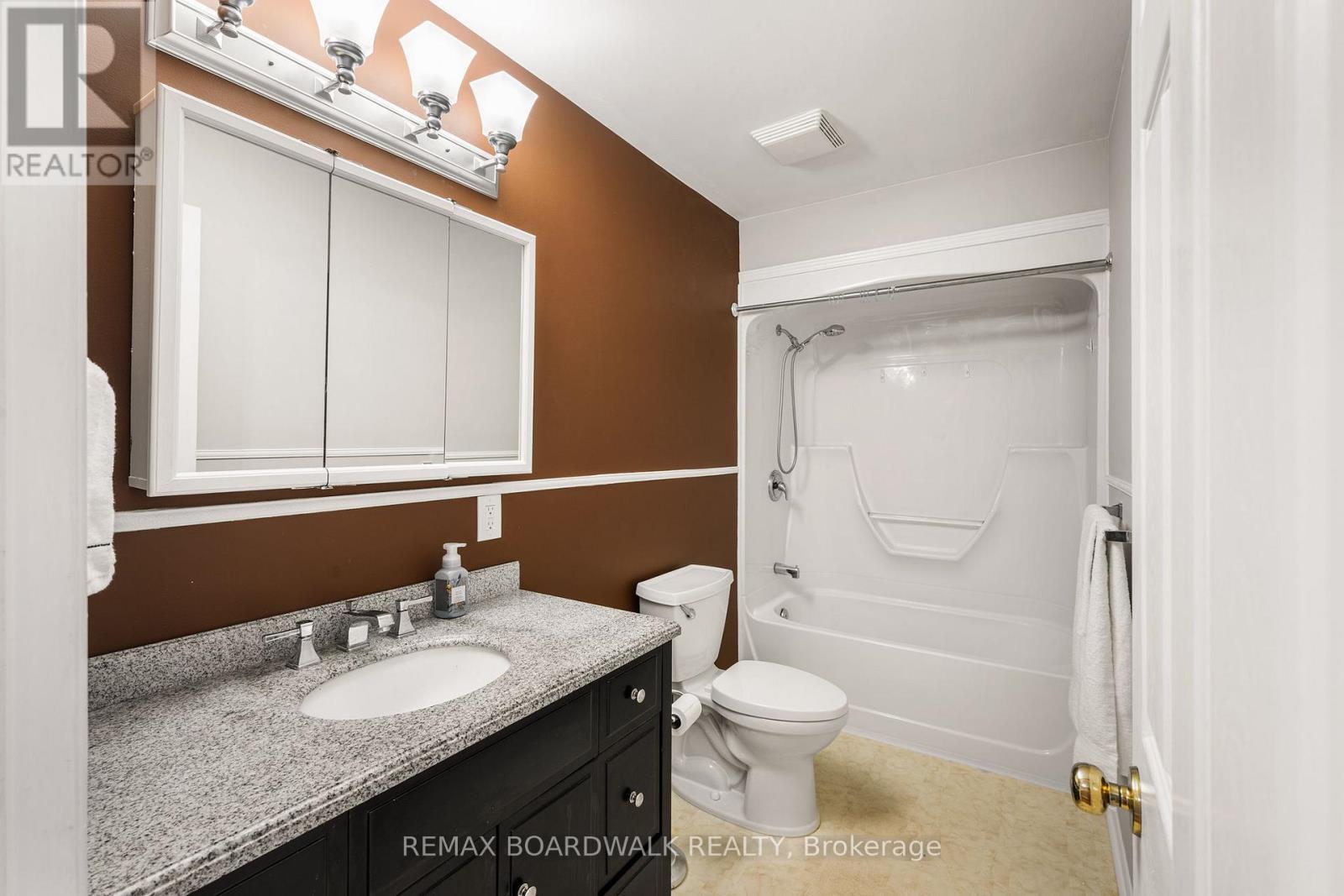 45 JOHNSTON STREET - 23