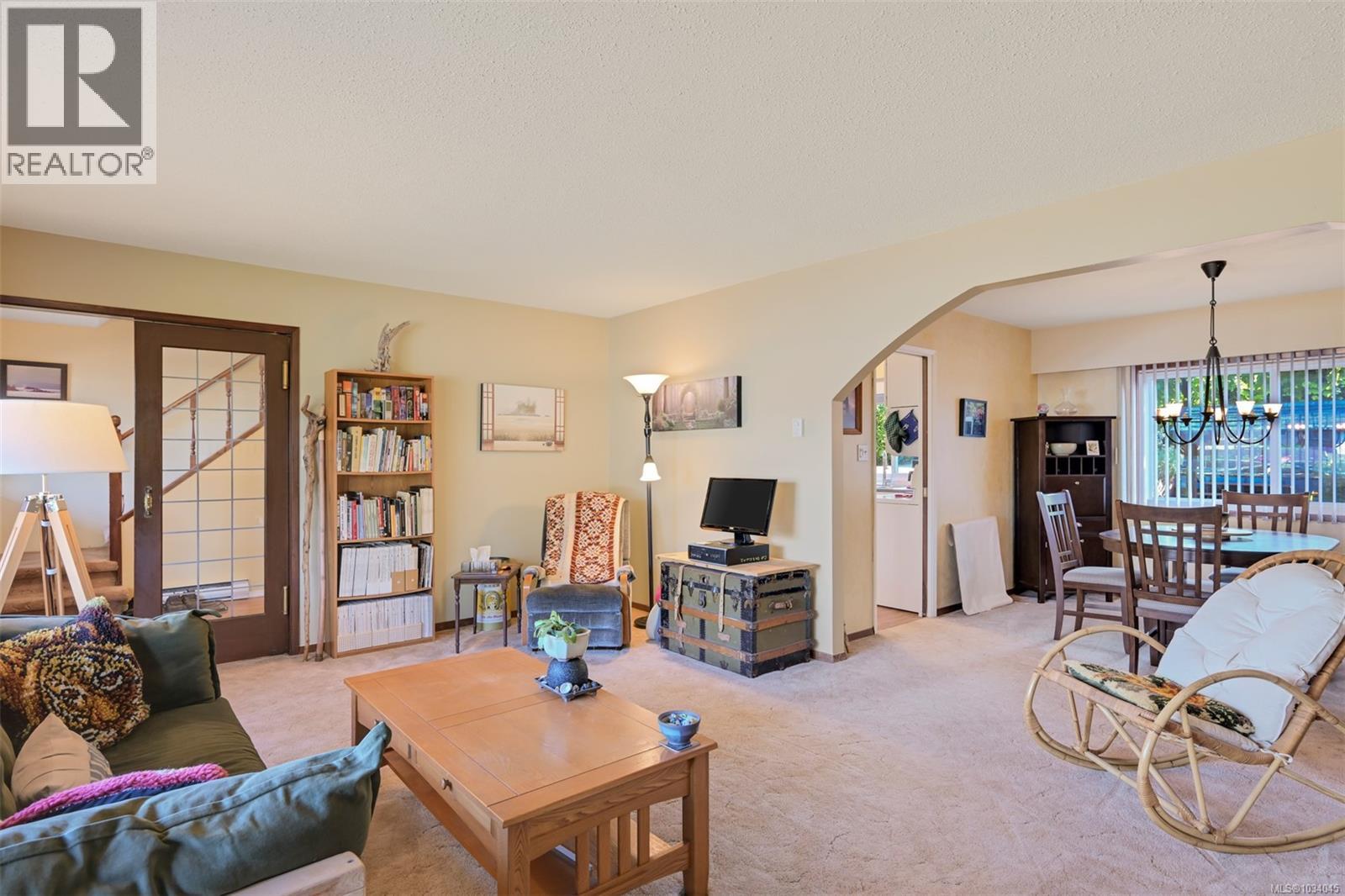 5847 Sycamore St, Duncan