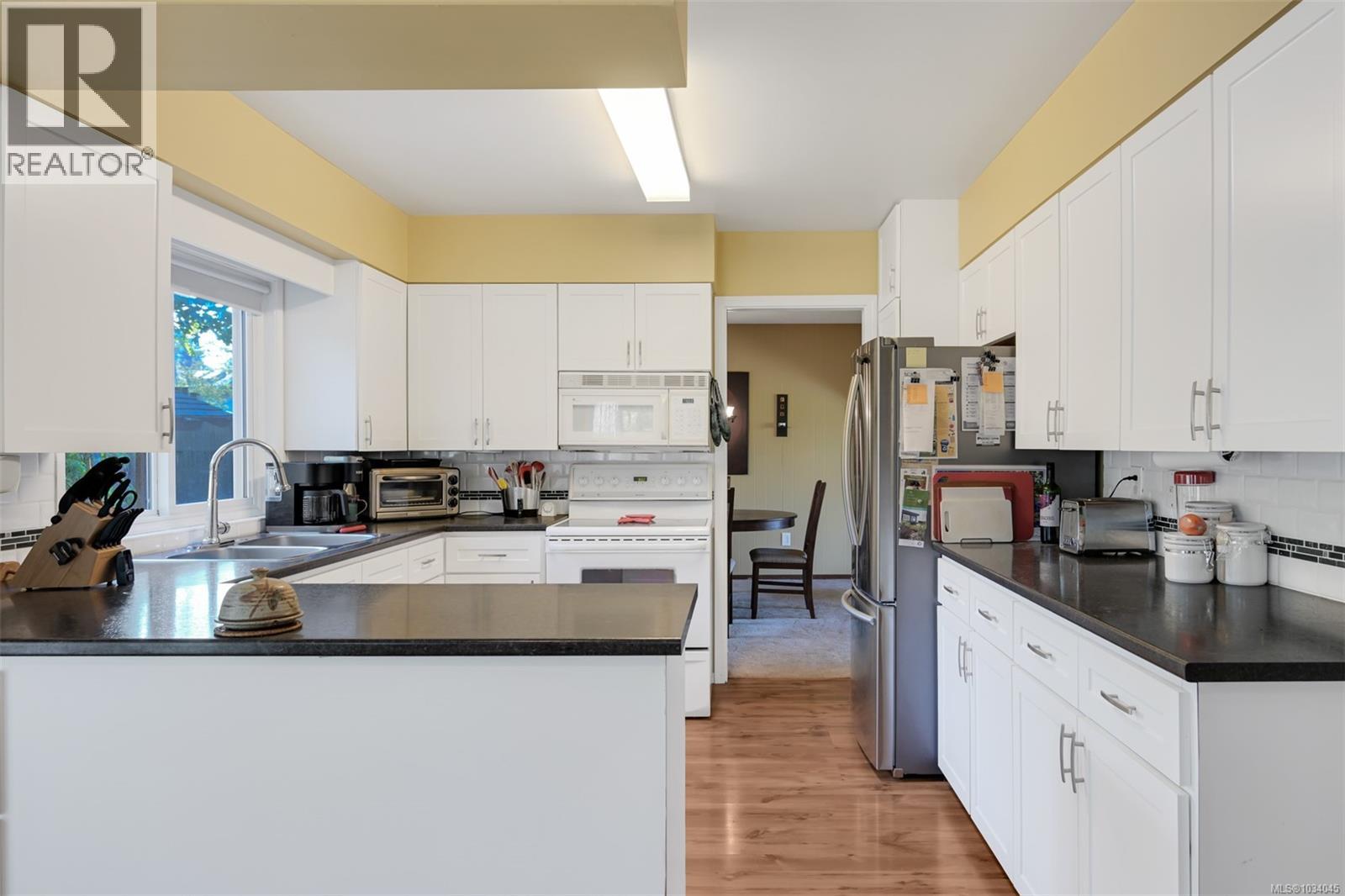 5847 Sycamore St, Duncan