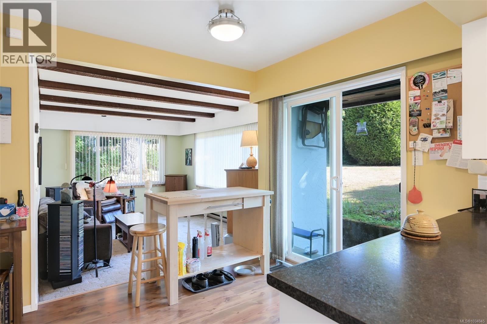 5847 Sycamore St, Duncan