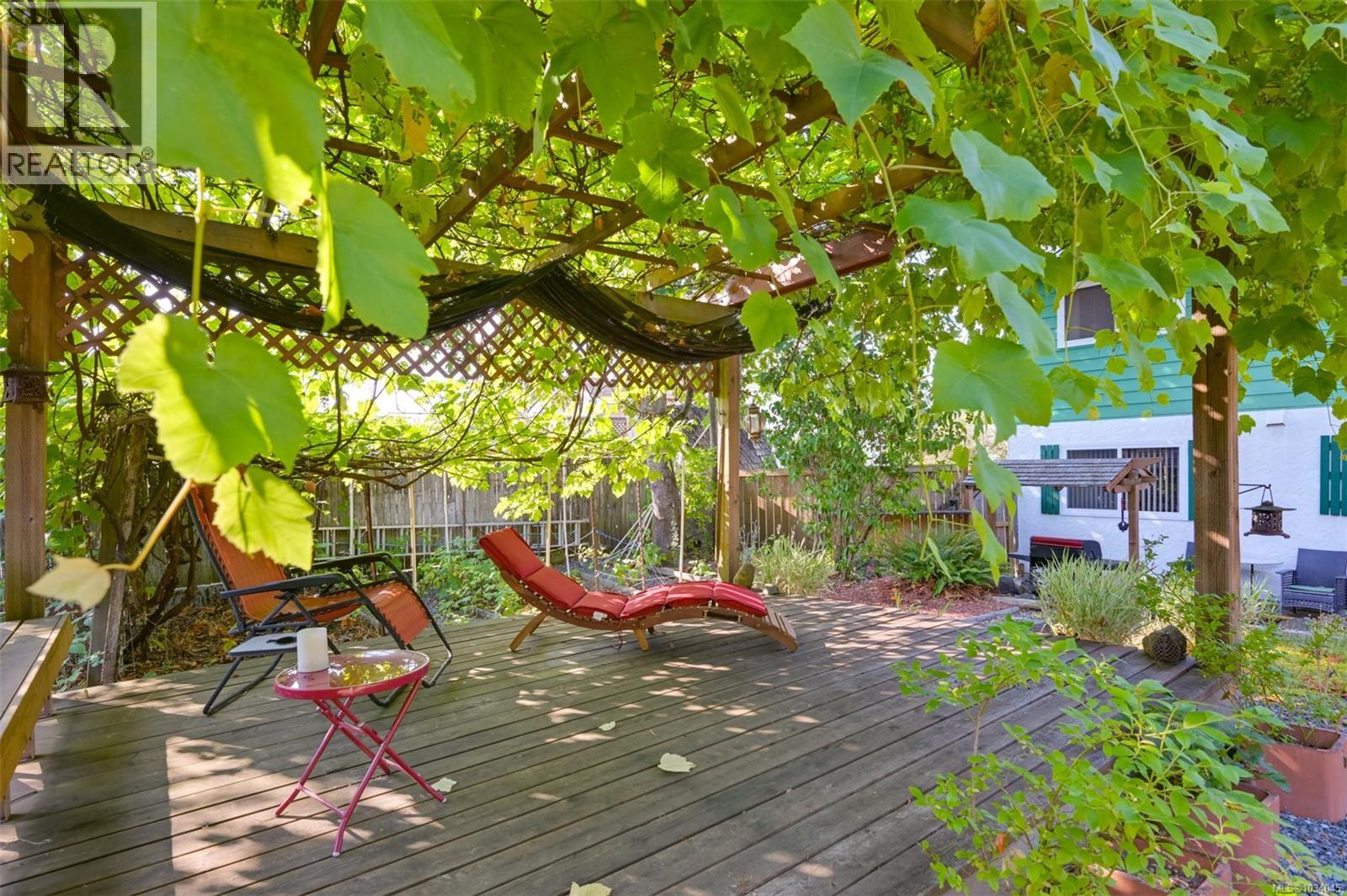 5847 Sycamore St, Duncan