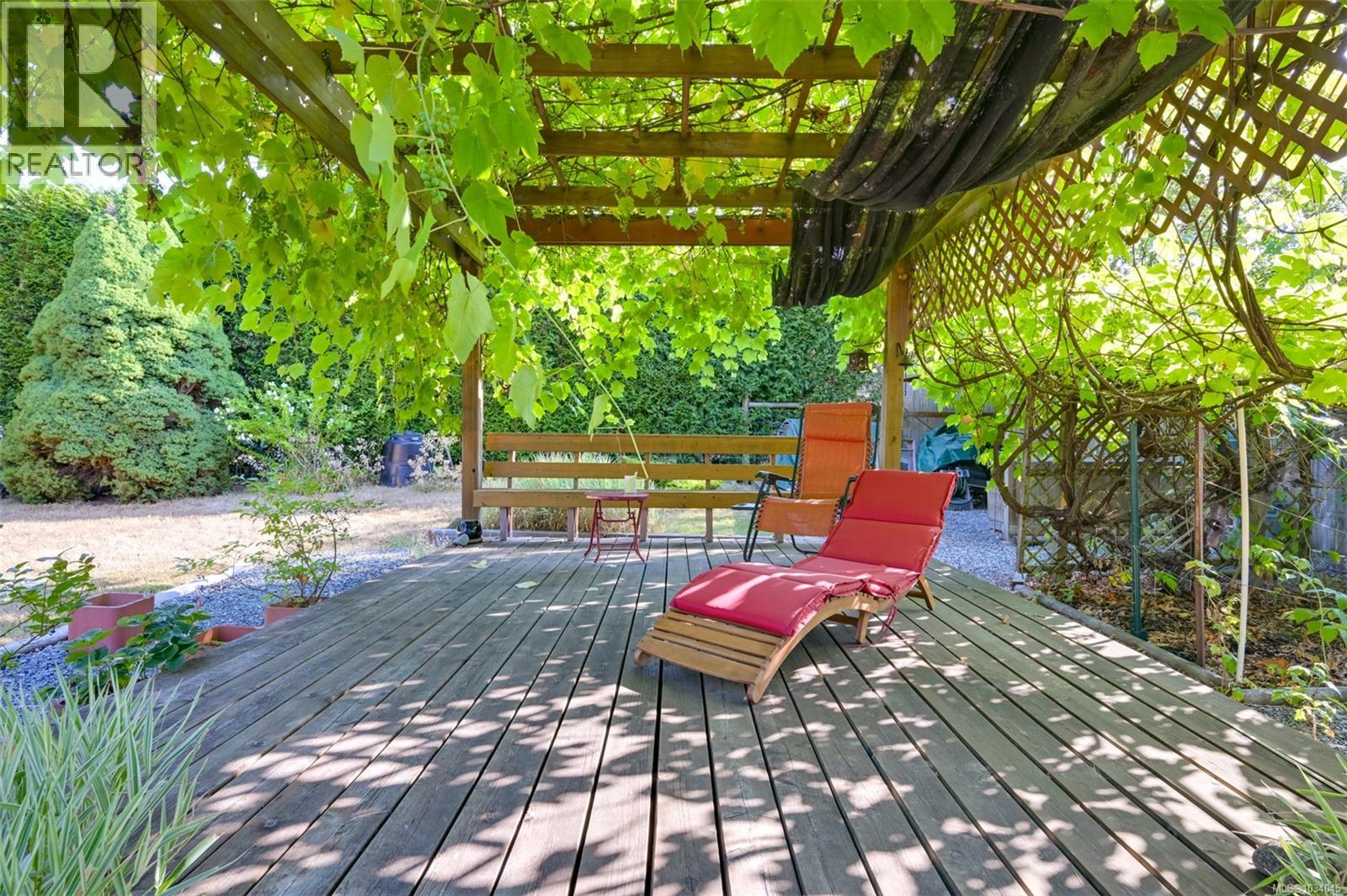 5847 Sycamore St, Duncan