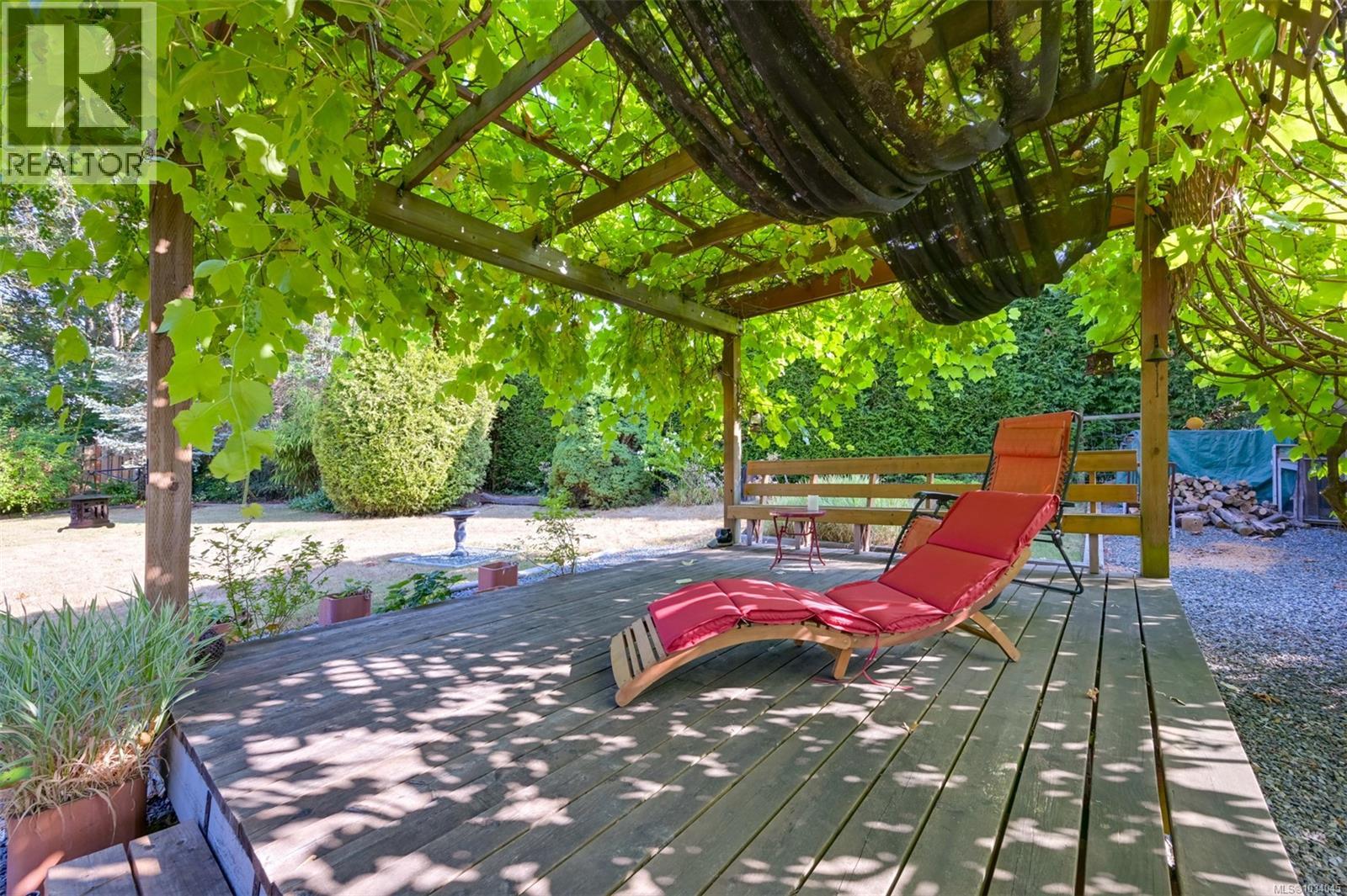 5847 Sycamore St, Duncan