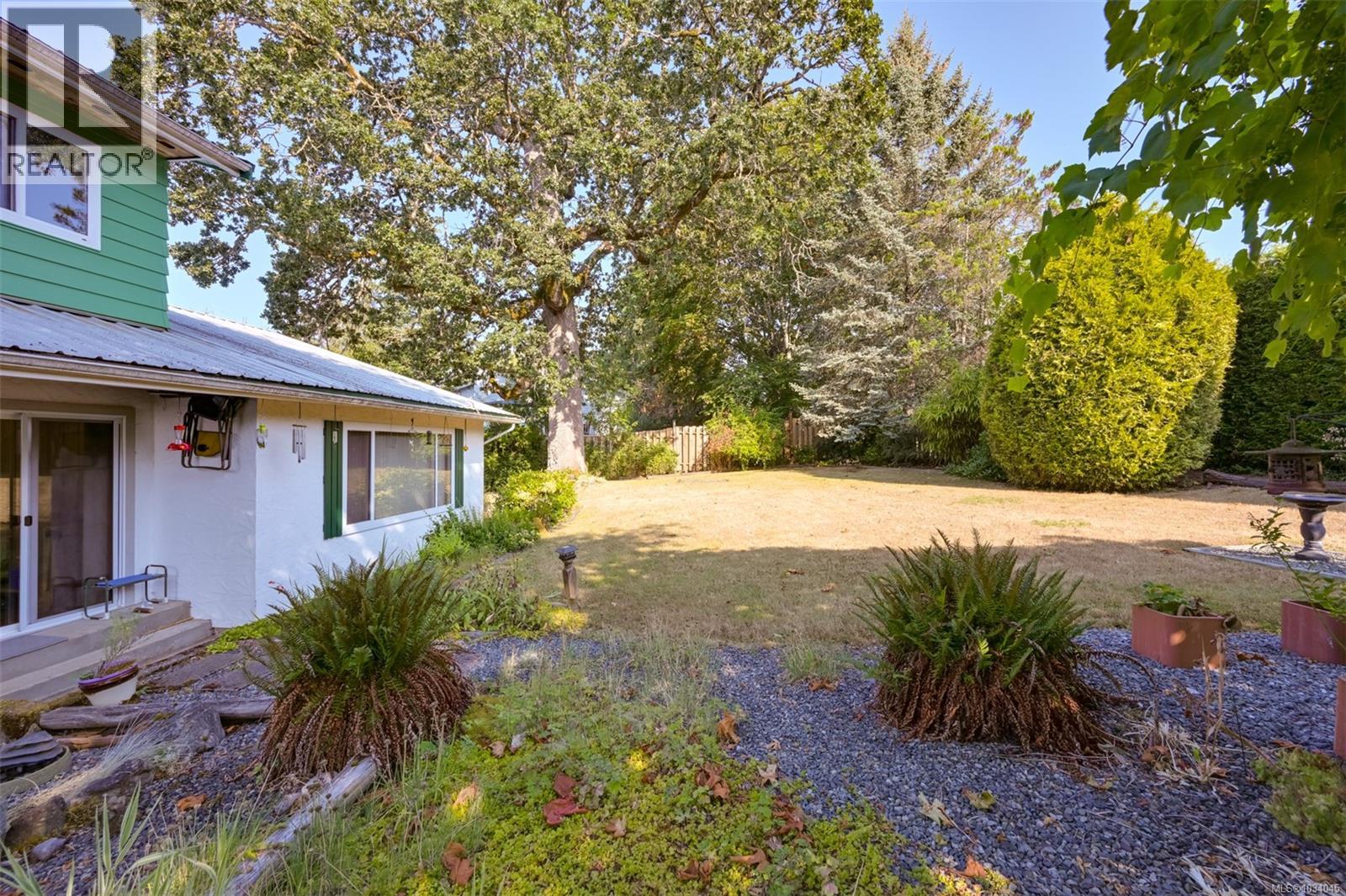 5847 Sycamore St, Duncan