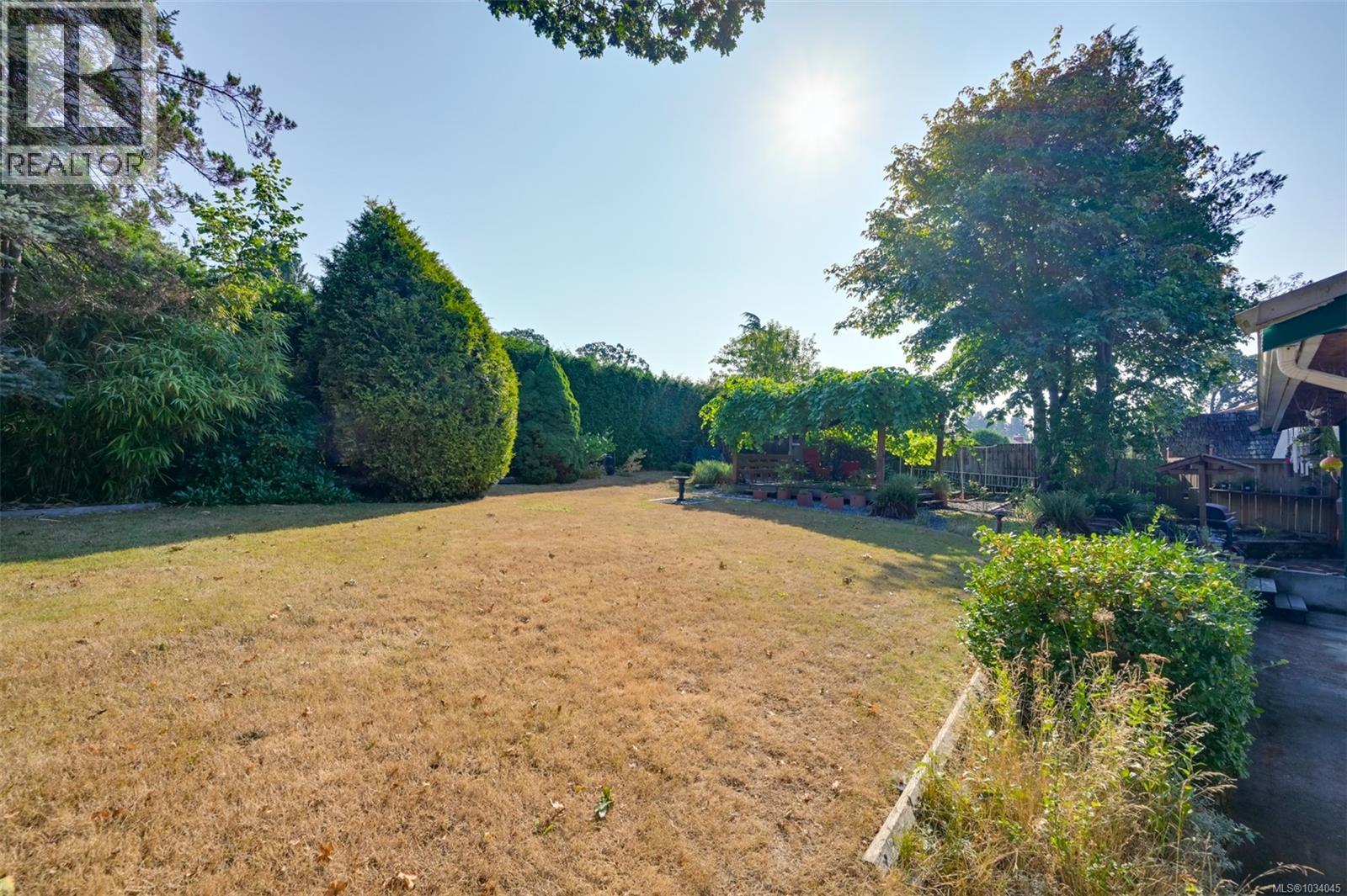 5847 Sycamore St, Duncan