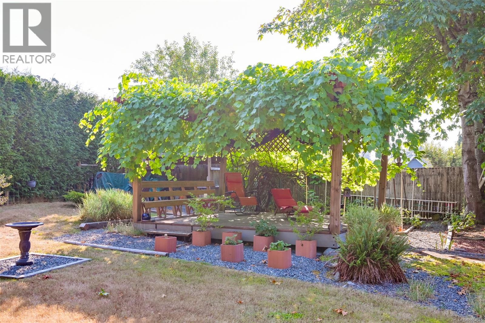 5847 Sycamore St, Duncan