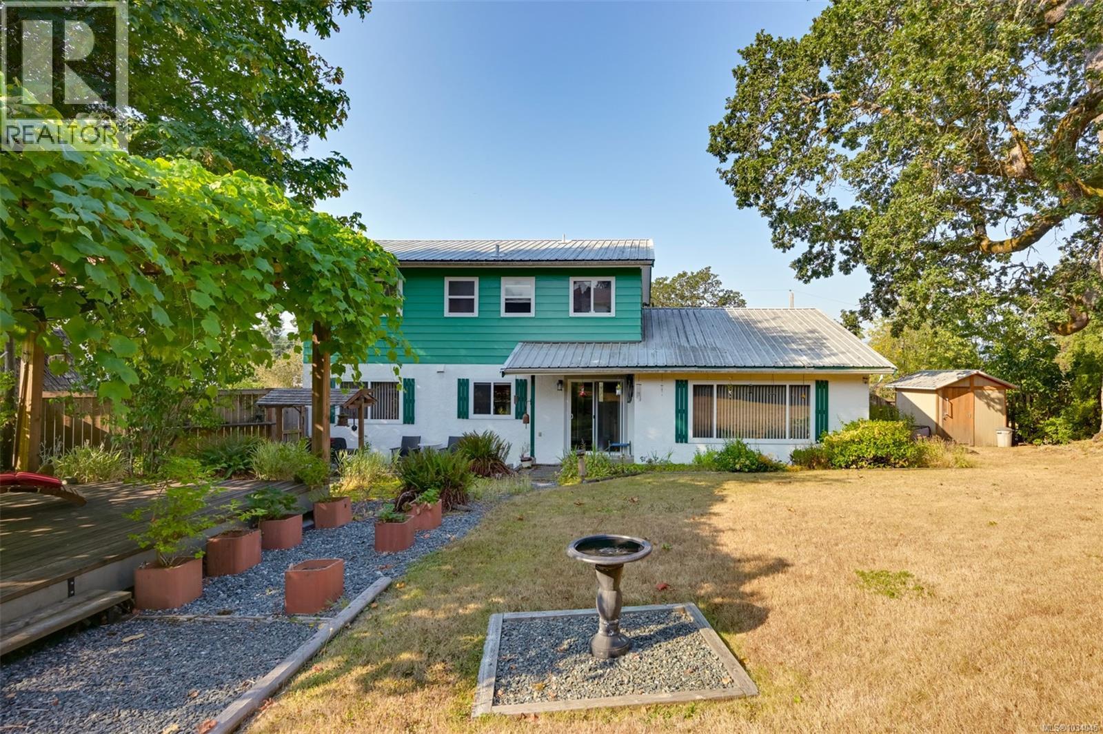 5847 Sycamore St, Duncan