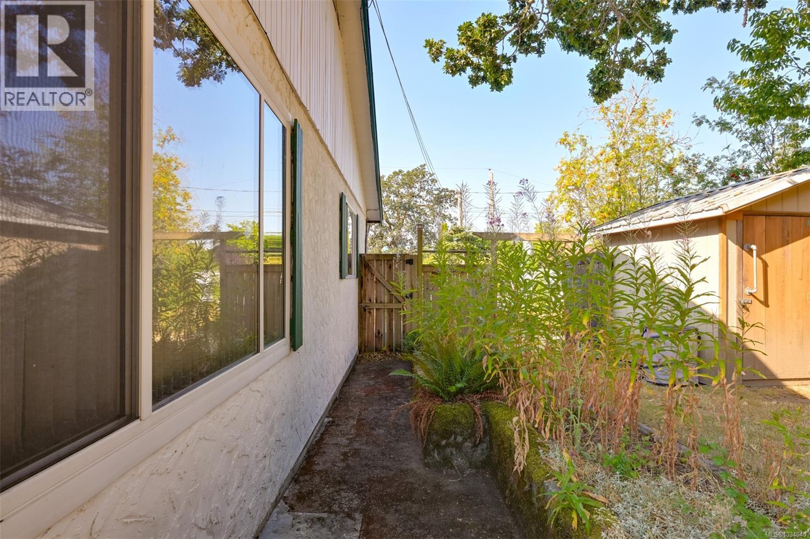 5847 Sycamore St, Duncan