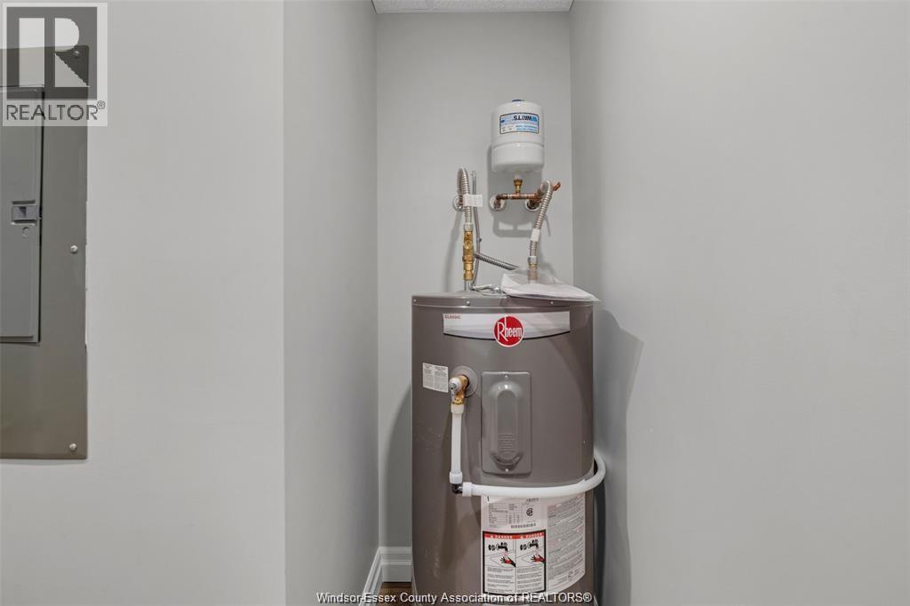 728 BROWNSTONE Unit# 301, Lakeshore, Ontario, N9K0C4 — Photo 20