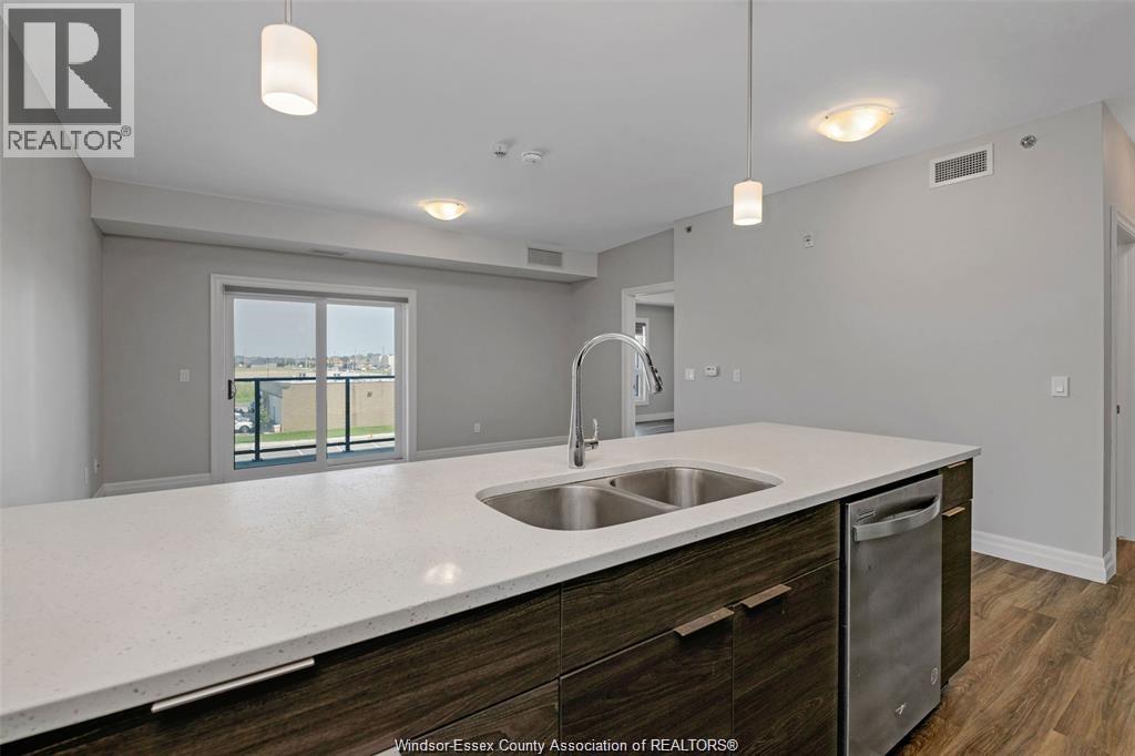 728 BROWNSTONE Unit# 301, Lakeshore, Ontario, N9K0C4 — Photo 8