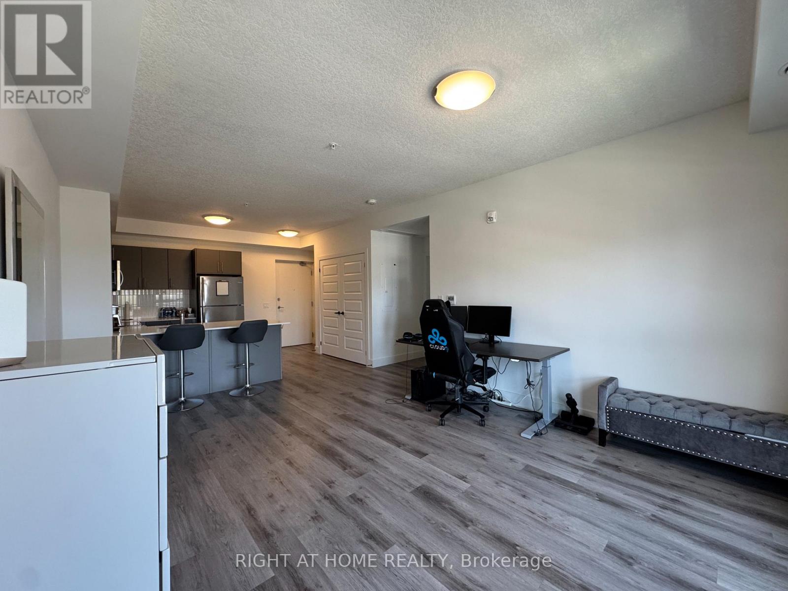 #401 1101 LACKNER PLACE - 8