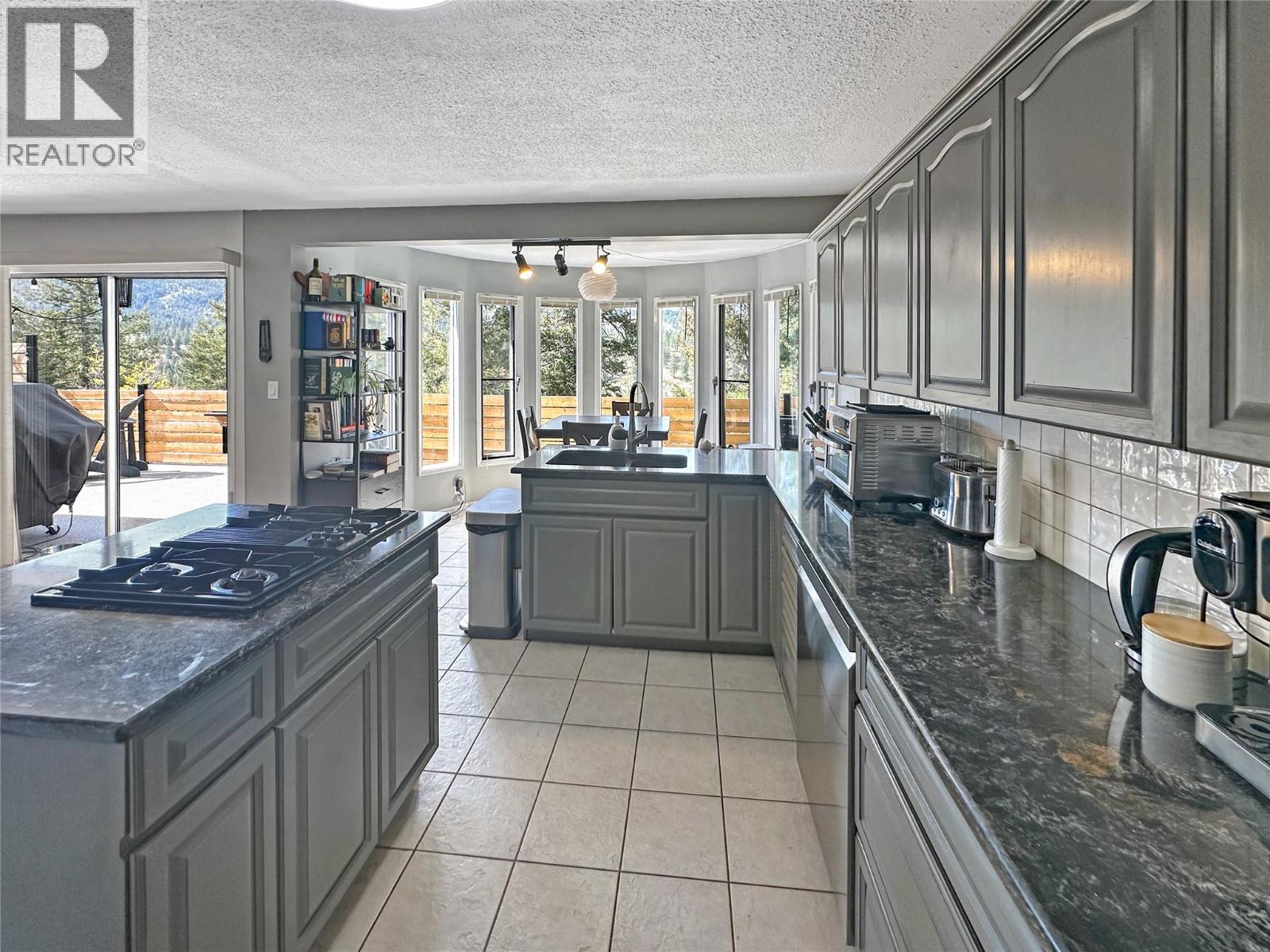  305 PANORAMA Crescent, Princeton