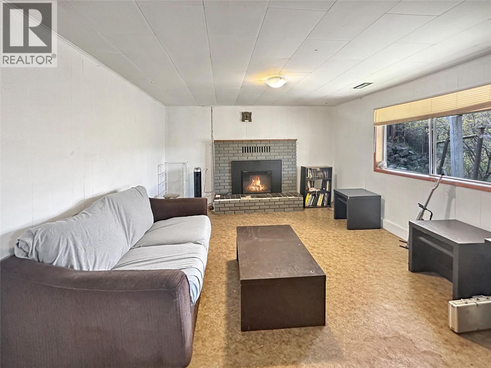 305 PANORAMA Crescent - 24