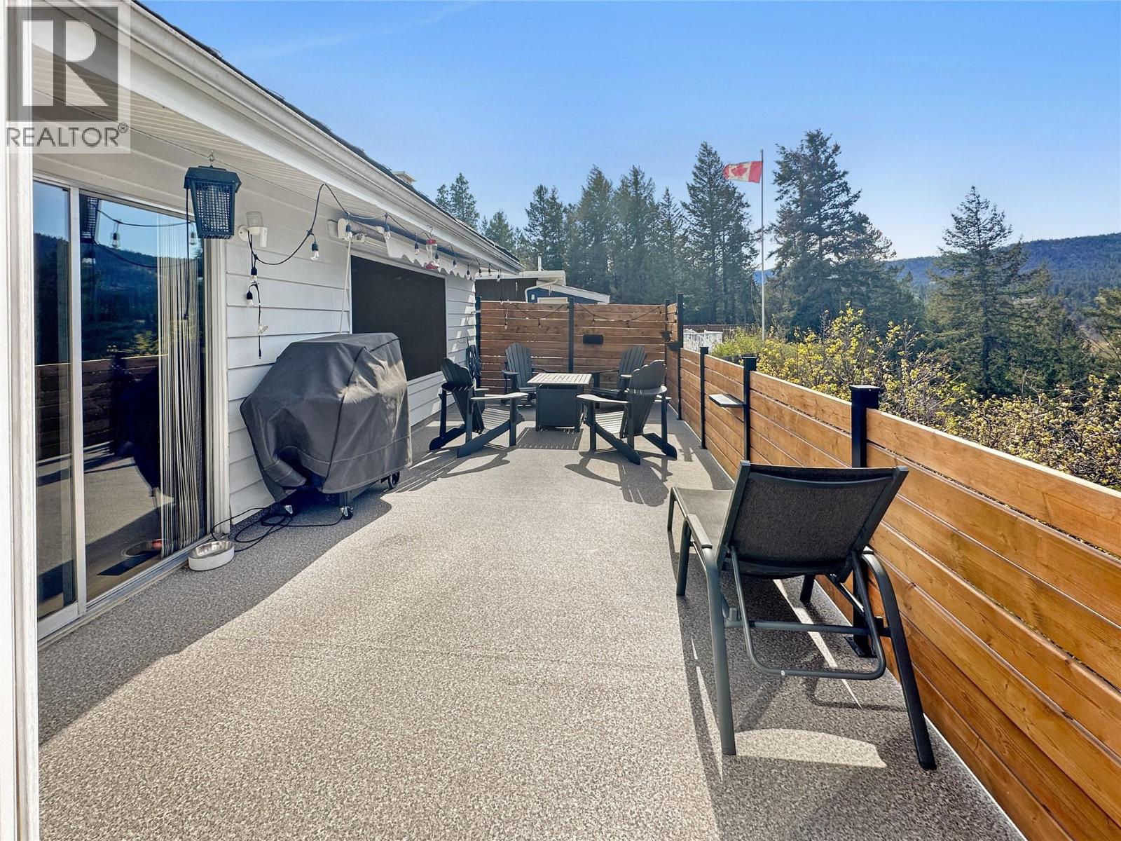 305 PANORAMA Crescent - 18