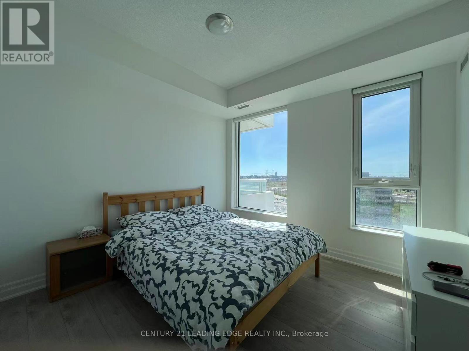 1215 - 10 ROUGE VALLEY DRIVE W — photo 28