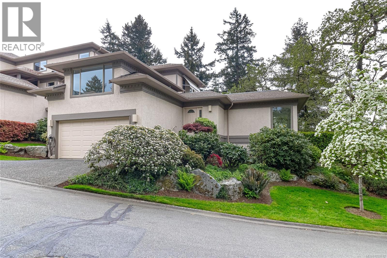 47 4300 Stoneywood Lane, Saanich
