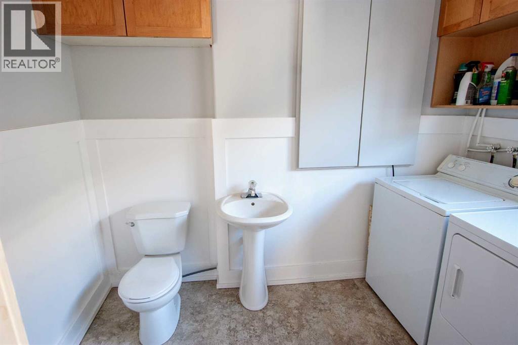 1629 Athabasca Street — photo 36