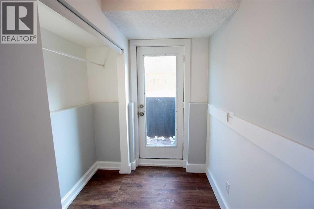 1629 Athabasca Street — photo 39