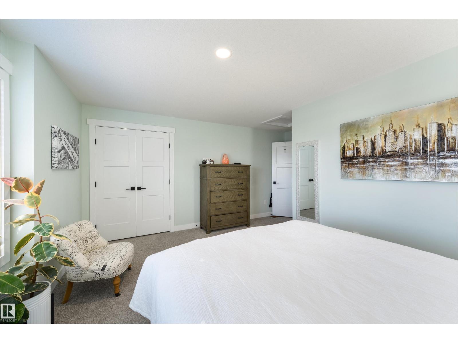 14419 104 AV NW, Edmonton