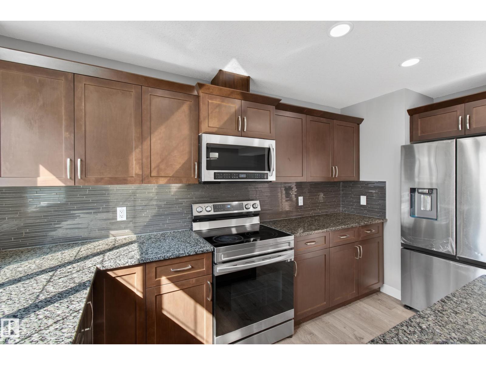 #33 4205 30 Street NW NW, Edmonton