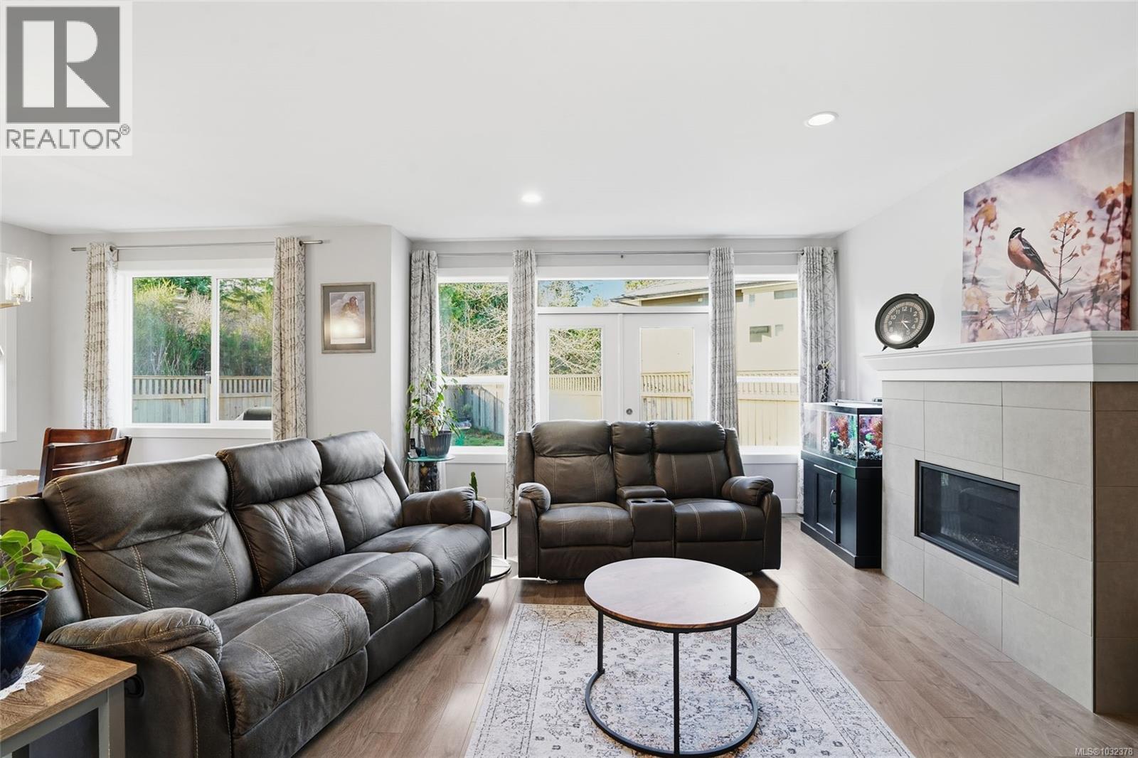 751 James Pl - 15