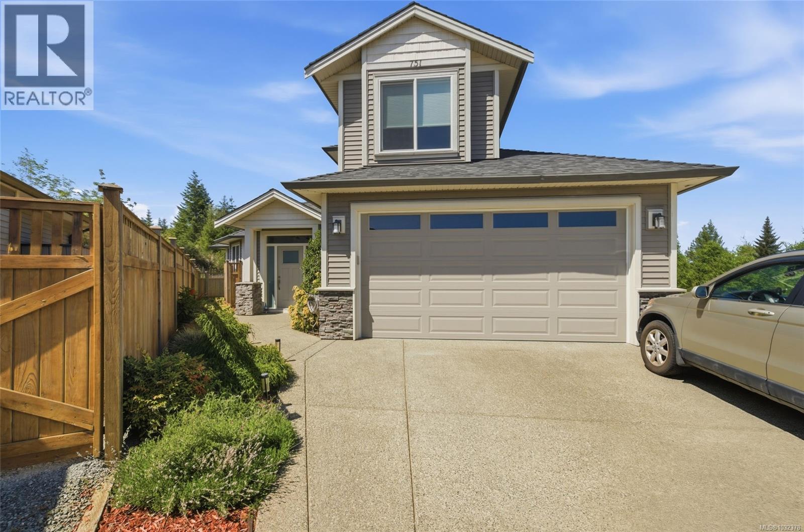 751 James Pl - 1
