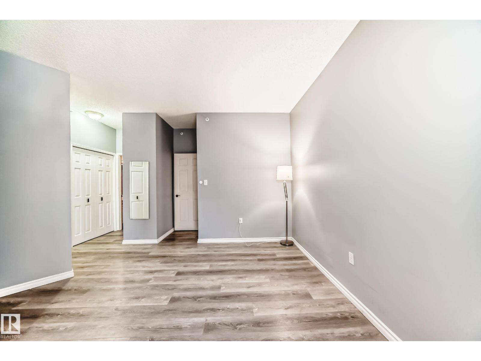 #507 11716 100 AV NW - 22