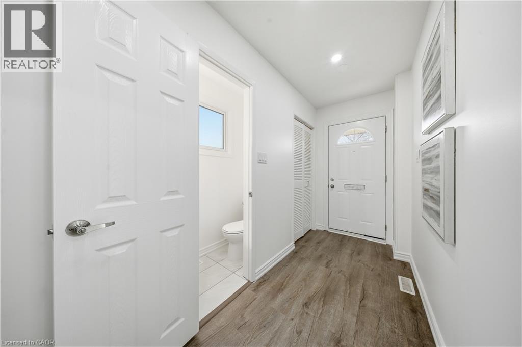 2637 ALTADENA Court, Mississauga, Ontario, L5K1G1 — Photo 4