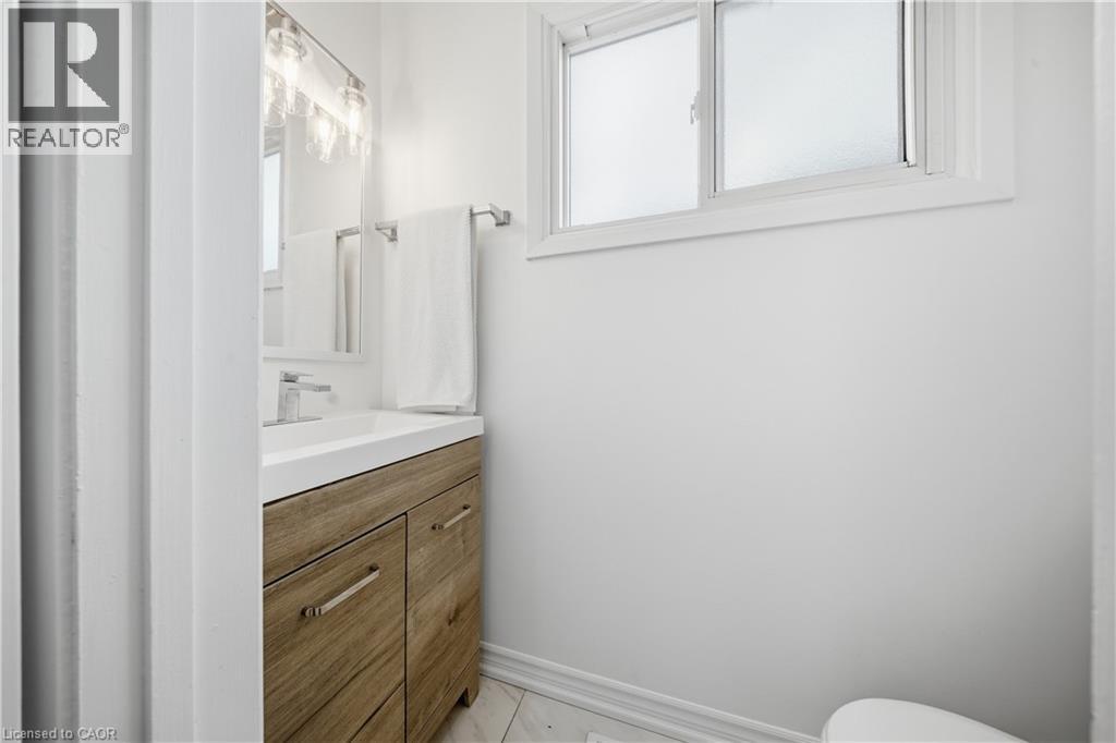 2637 ALTADENA Court, Mississauga, Ontario, L5K1G1 — Photo 5