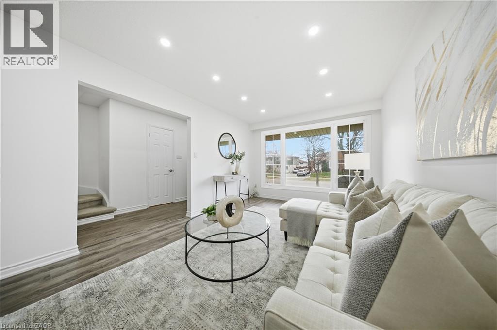2637 ALTADENA Court, Mississauga, Ontario, L5K1G1 — Photo 8