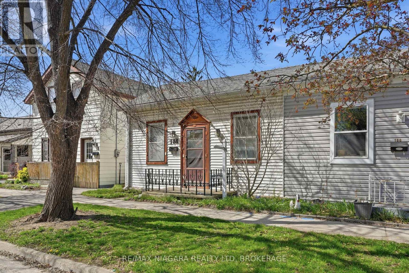 184 WELLINGTON STREET - 1