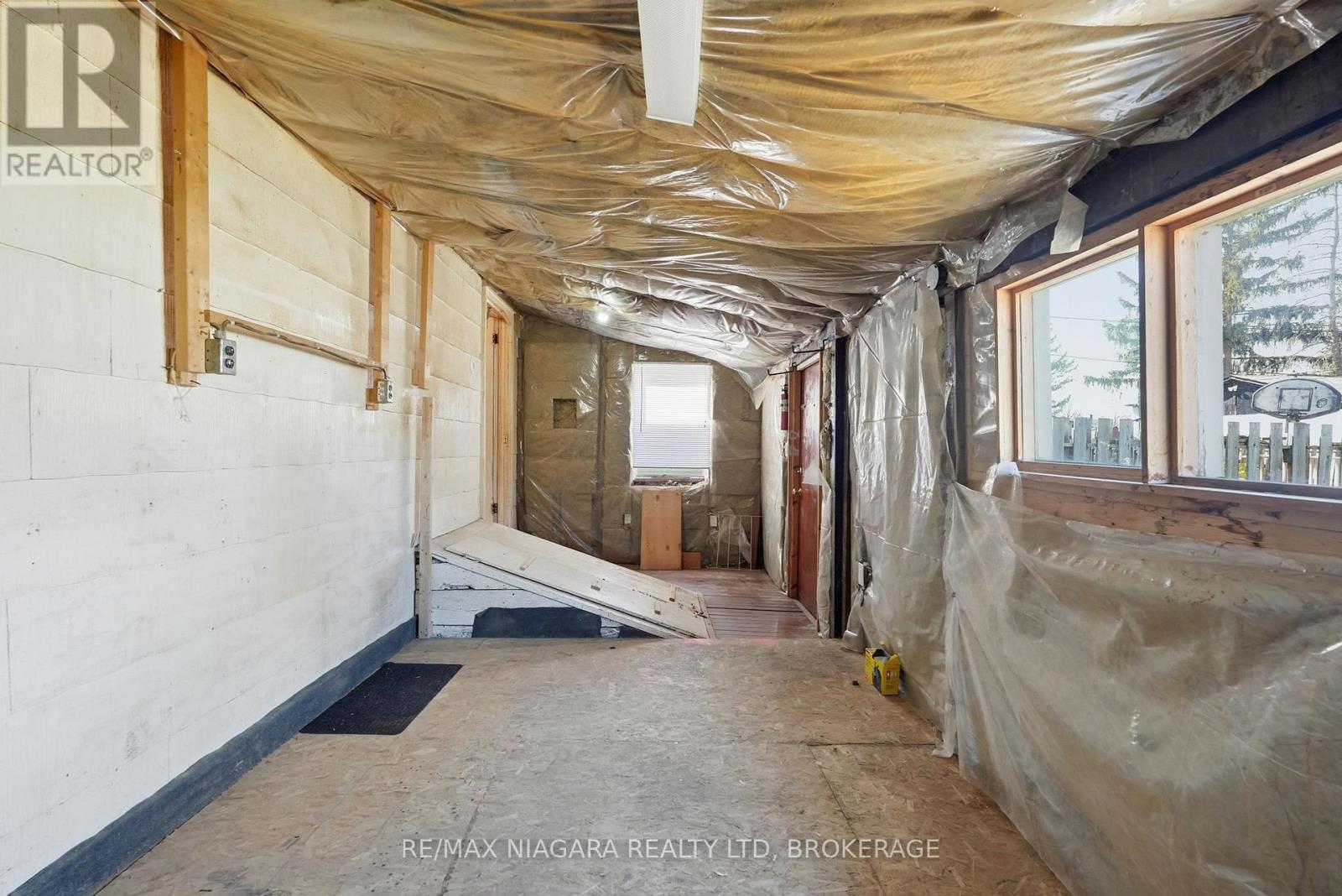184 WELLINGTON STREET - 24