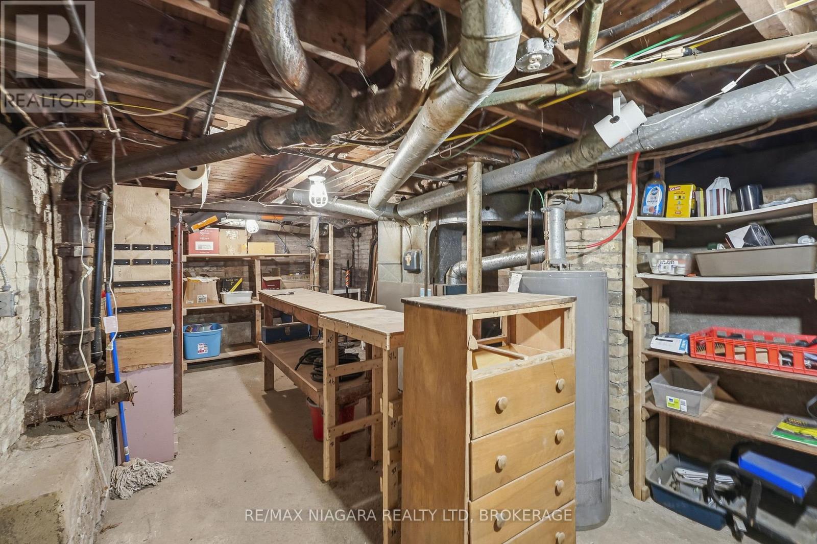 184 WELLINGTON STREET - 25
