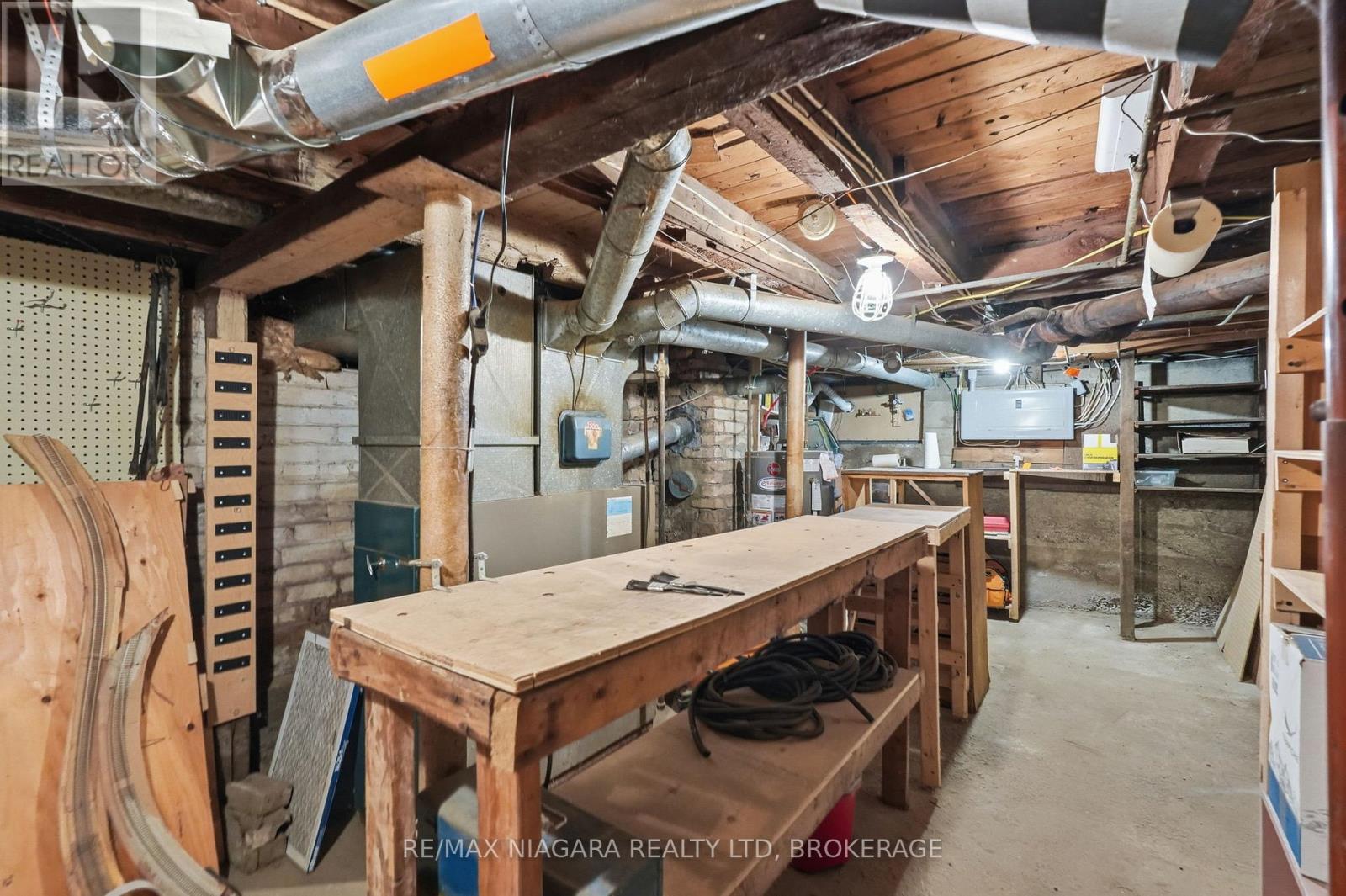 184 WELLINGTON STREET - 26
