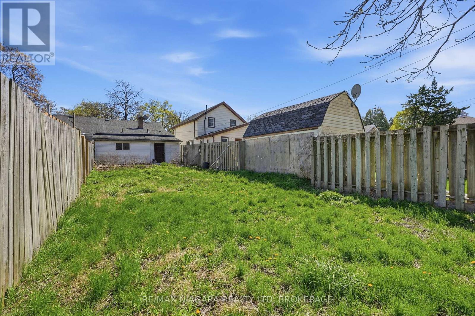 184 WELLINGTON STREET - 28