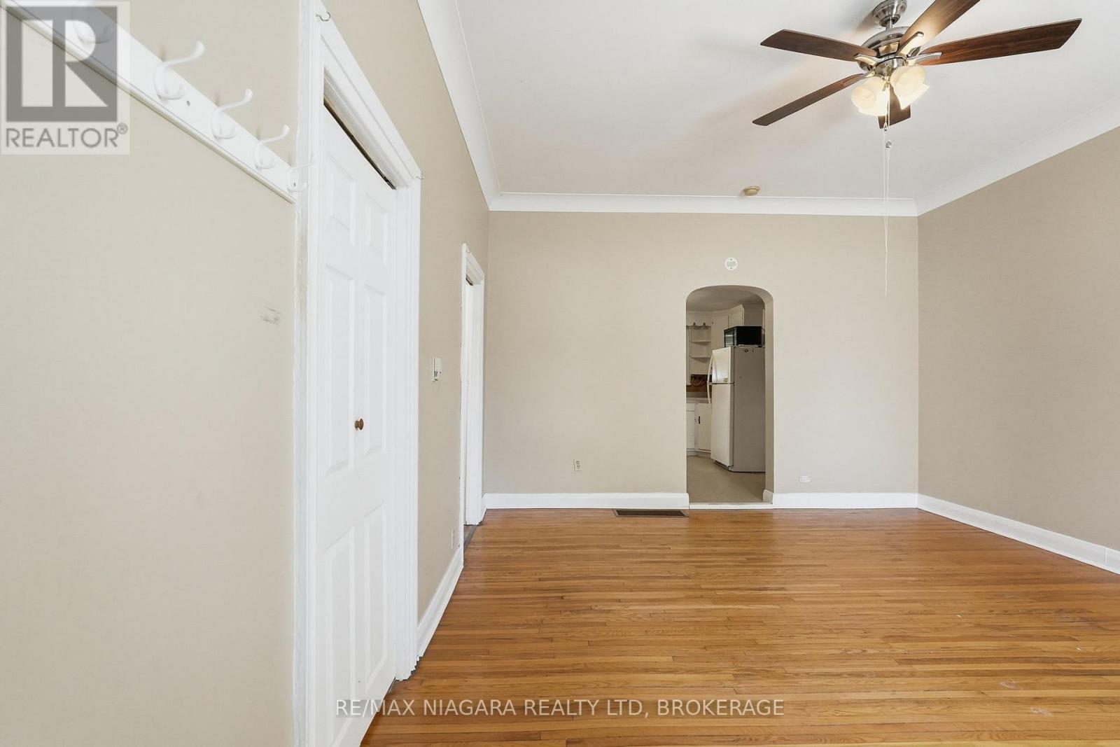 184 WELLINGTON STREET - 6