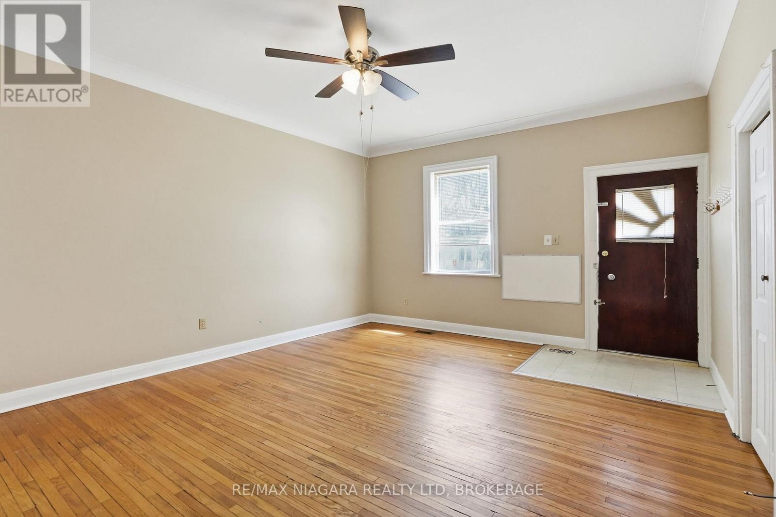 184 WELLINGTON STREET - 9