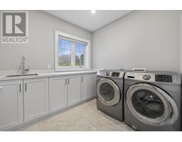 Bedroom 2 - 517 Aintree Drive, Whitchurch Stouffville, ON L4A7H6 Photo 16