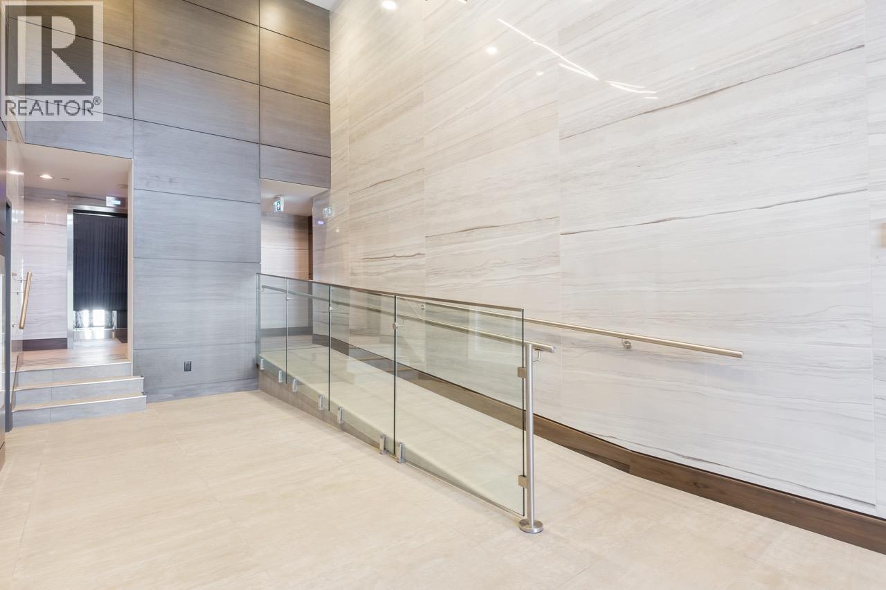 404 1295 CONIFER STREET — photo 3